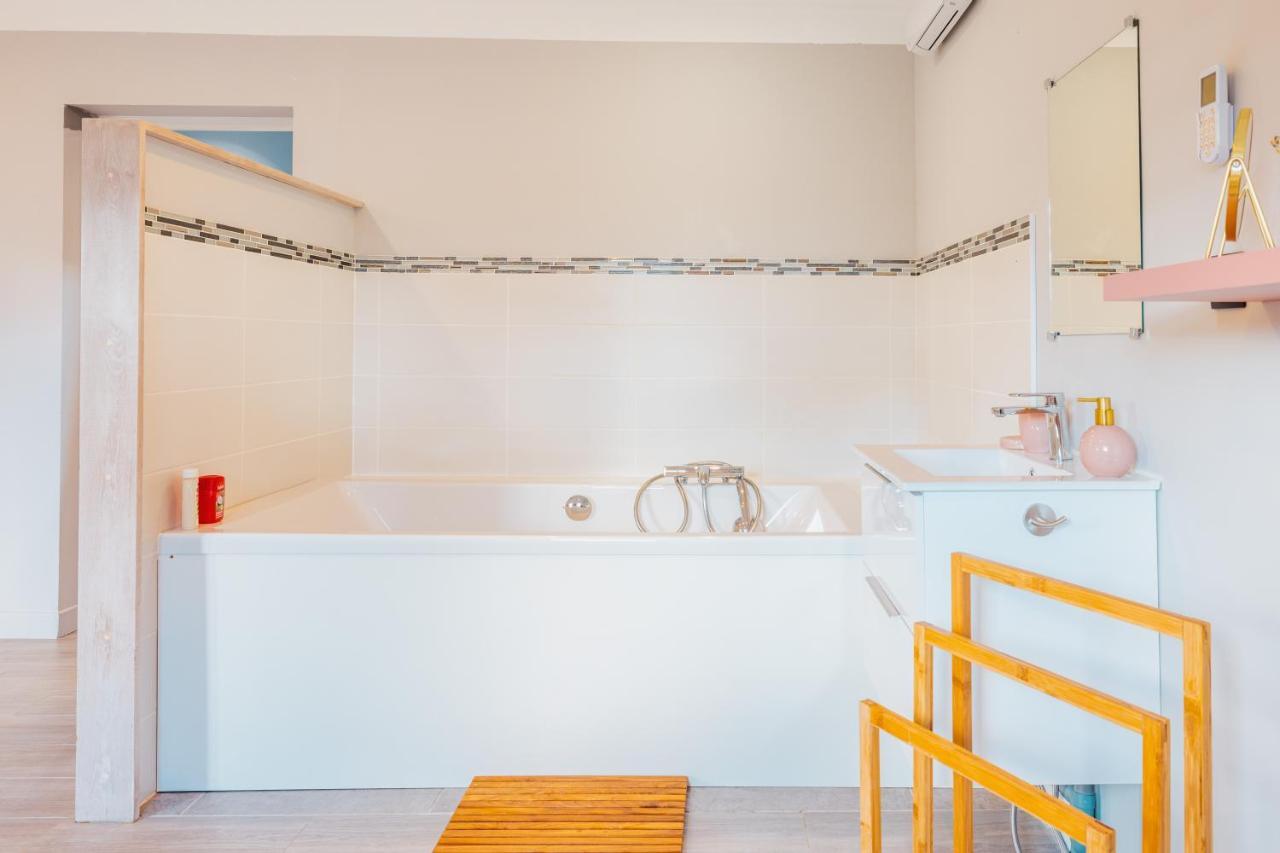 Desvres Grande Maison Avec Piscine Et Jacuzzi A La Campagne מראה חיצוני תמונה